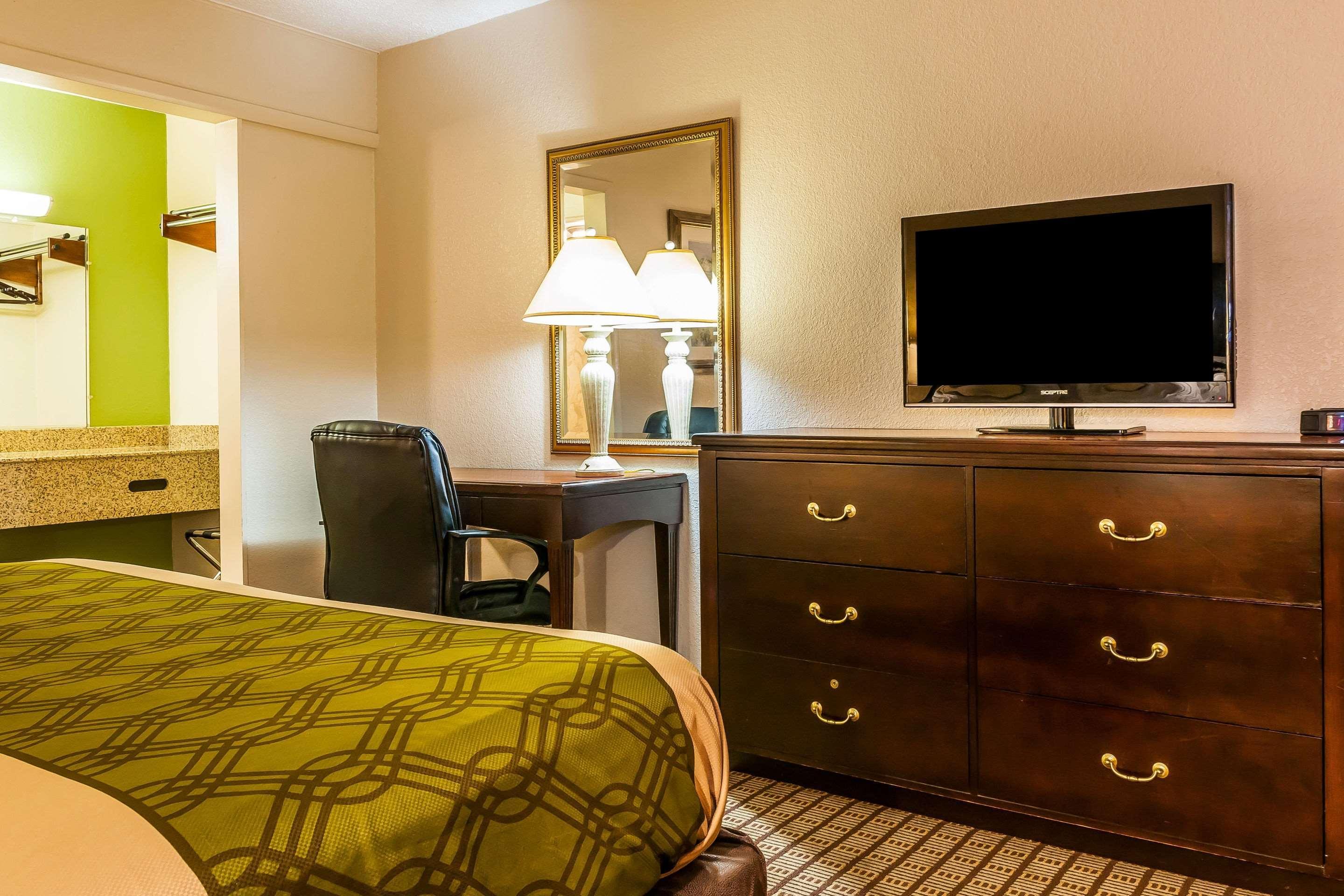 Hotel Econo 2*