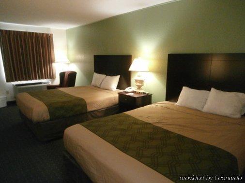 Econo Hotel
